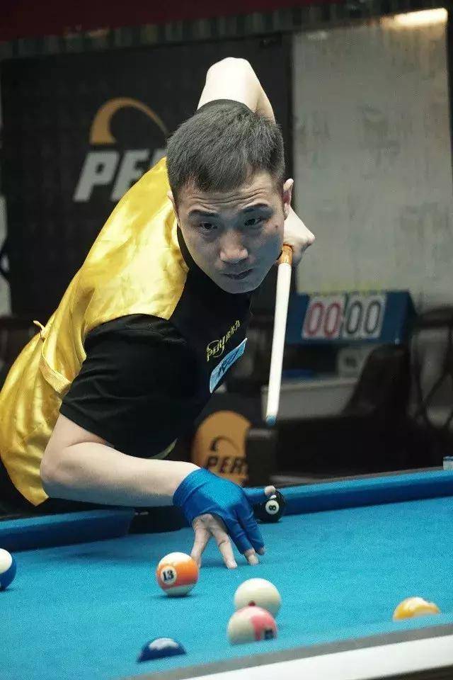 举重项目中 举重项目中